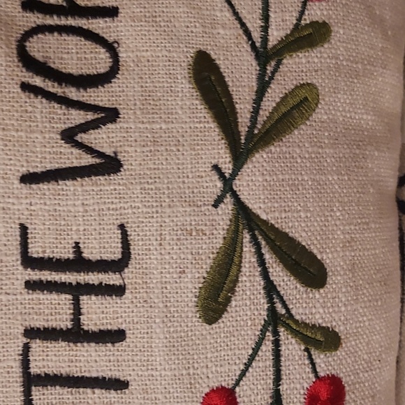 Nwt Joy to the World pillows fiberfill 100% Polyester - Picture 3 of 4